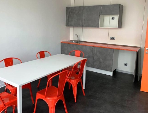Decolock, a clean and decorative floor for a company dining room