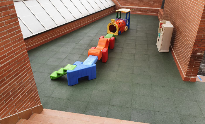 Losetas de caucho Supragom para patio infantil- Supreme Floors