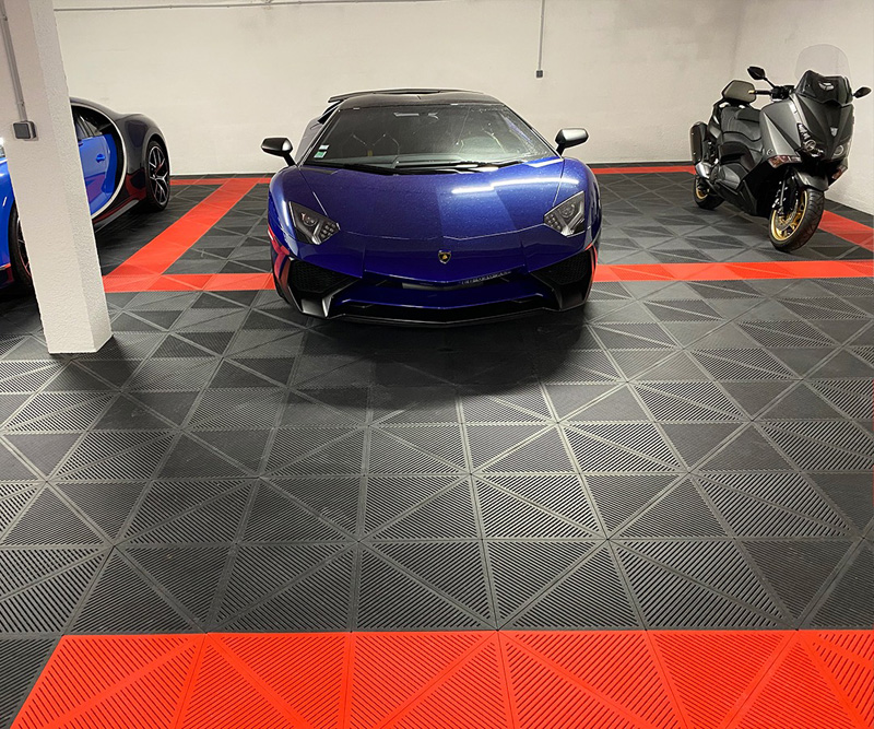 Plastic garage floor tile swisstrax type Prisma principal