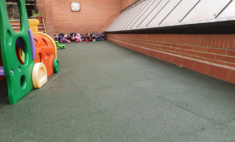 Green rubber tiles for playgrounds Supragom main Green rubber tiles for playgrounds Supragom main