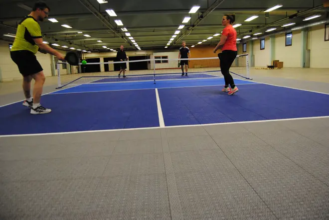 match-pickleball-with-losetas-bergo-ultimate-flow Pickleball track with Bergo Ultimate Flow tiles