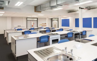 Suprasafe 25 R12 black anti-slip floor for kitchens, training rooms, elevators or ramps